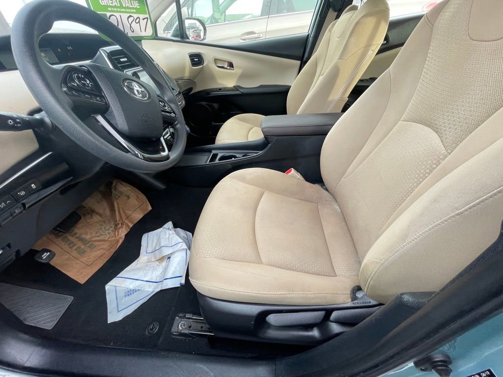 Used 2019 Toyota Prius LE image 19