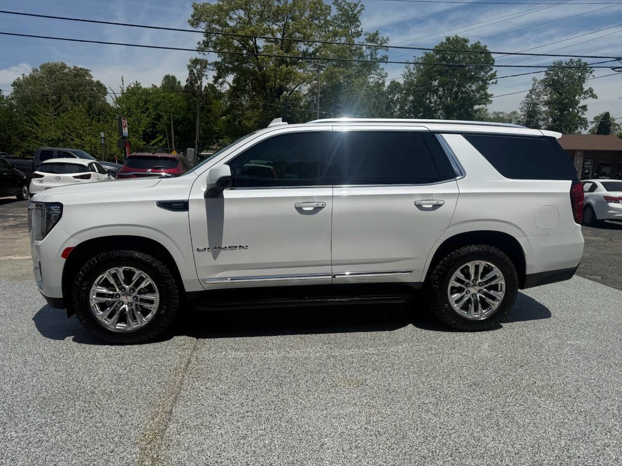 Used 2021 GMC Yukon SLT w/ SLT Luxury Plus Package AWD/4WD image 3