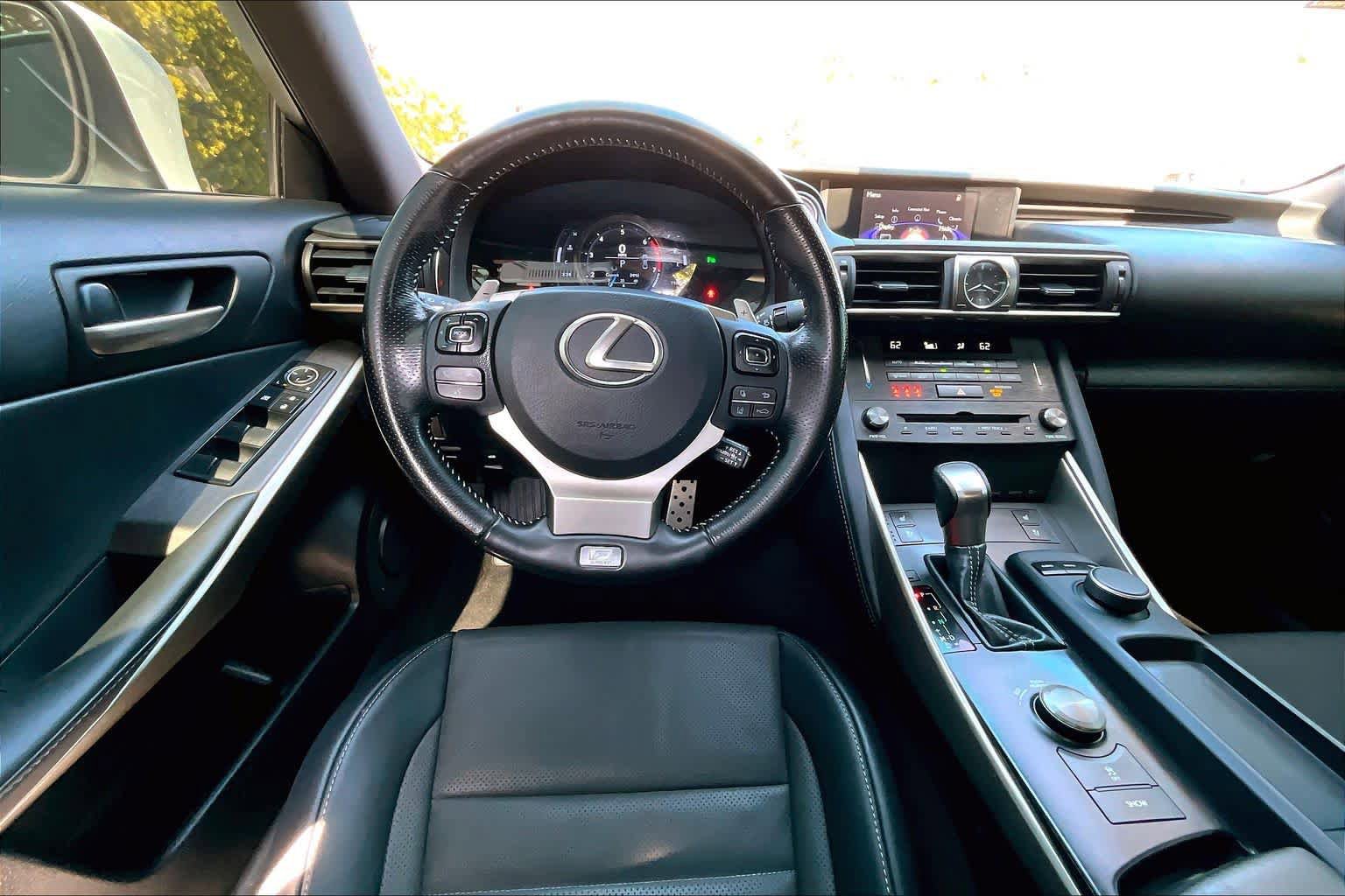 Used 2020 Lexus IS 300 F Sport w/ F Sport Package RWD image 5