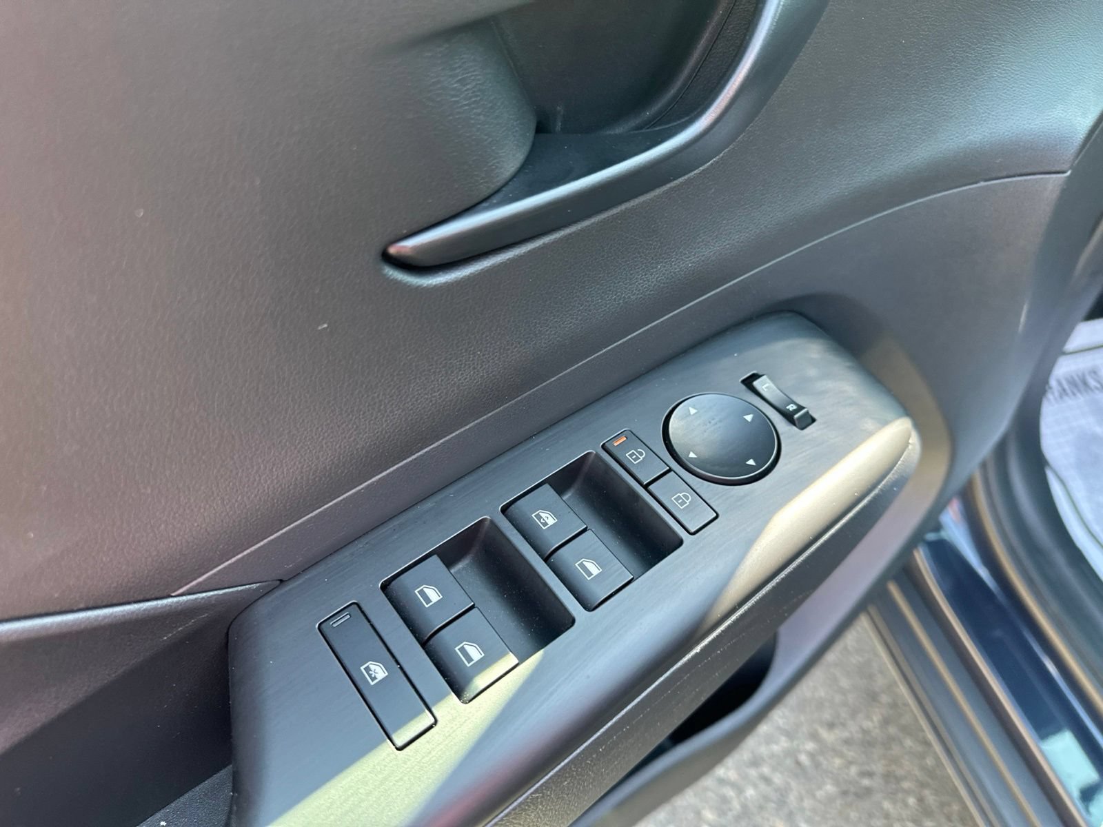 Used 2025 Hyundai Kona SEL AWD/4WD image 15