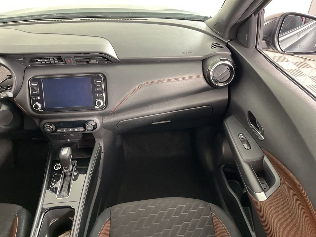 Used 2024 Nissan Kicks SR image 17