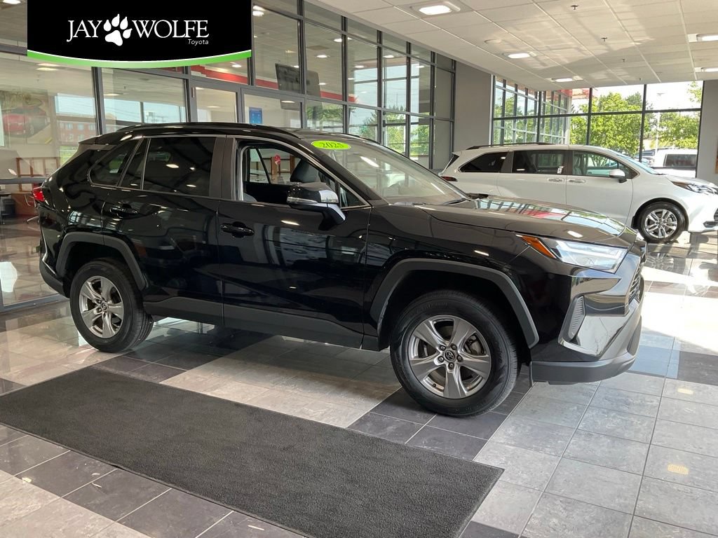 Certified 2025 Toyota RAV4 XLE FWD image 1
