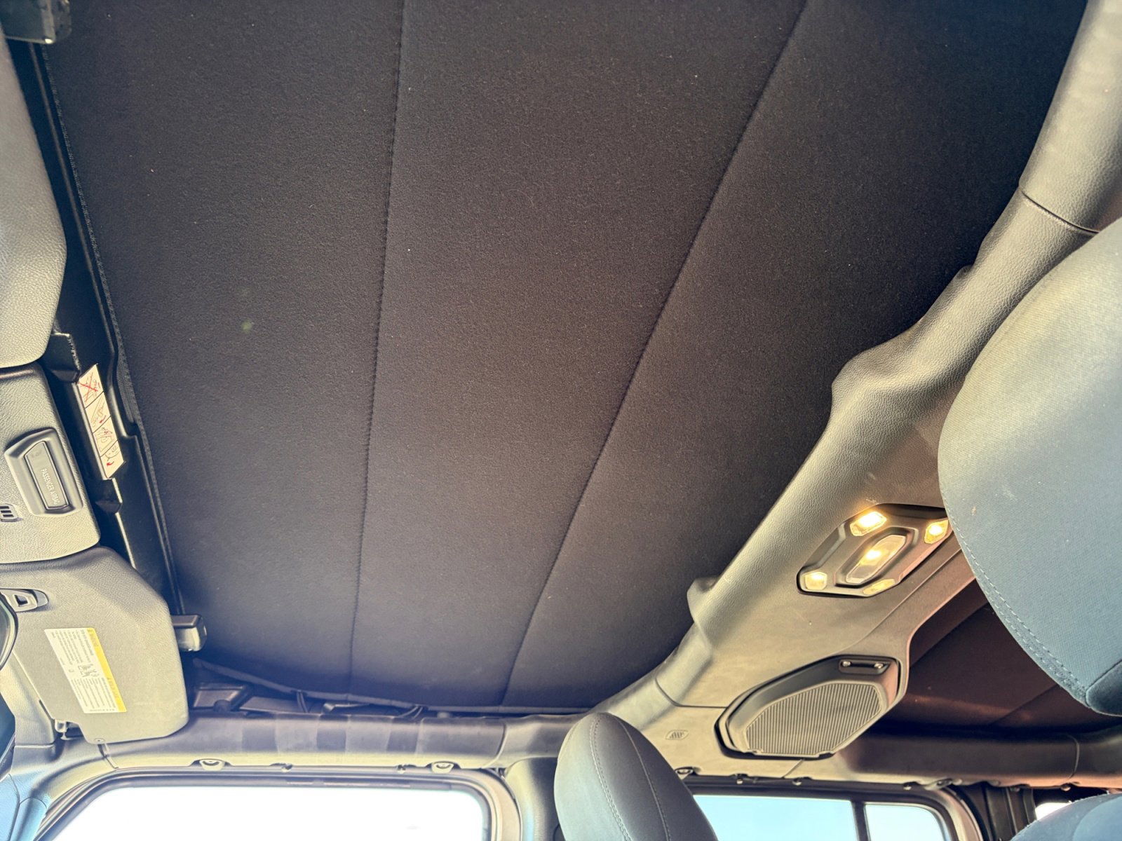 Used 2021 Jeep Wrangler Unlimited Rubicon w/ Cold Weather Group AWD/4WD image 29