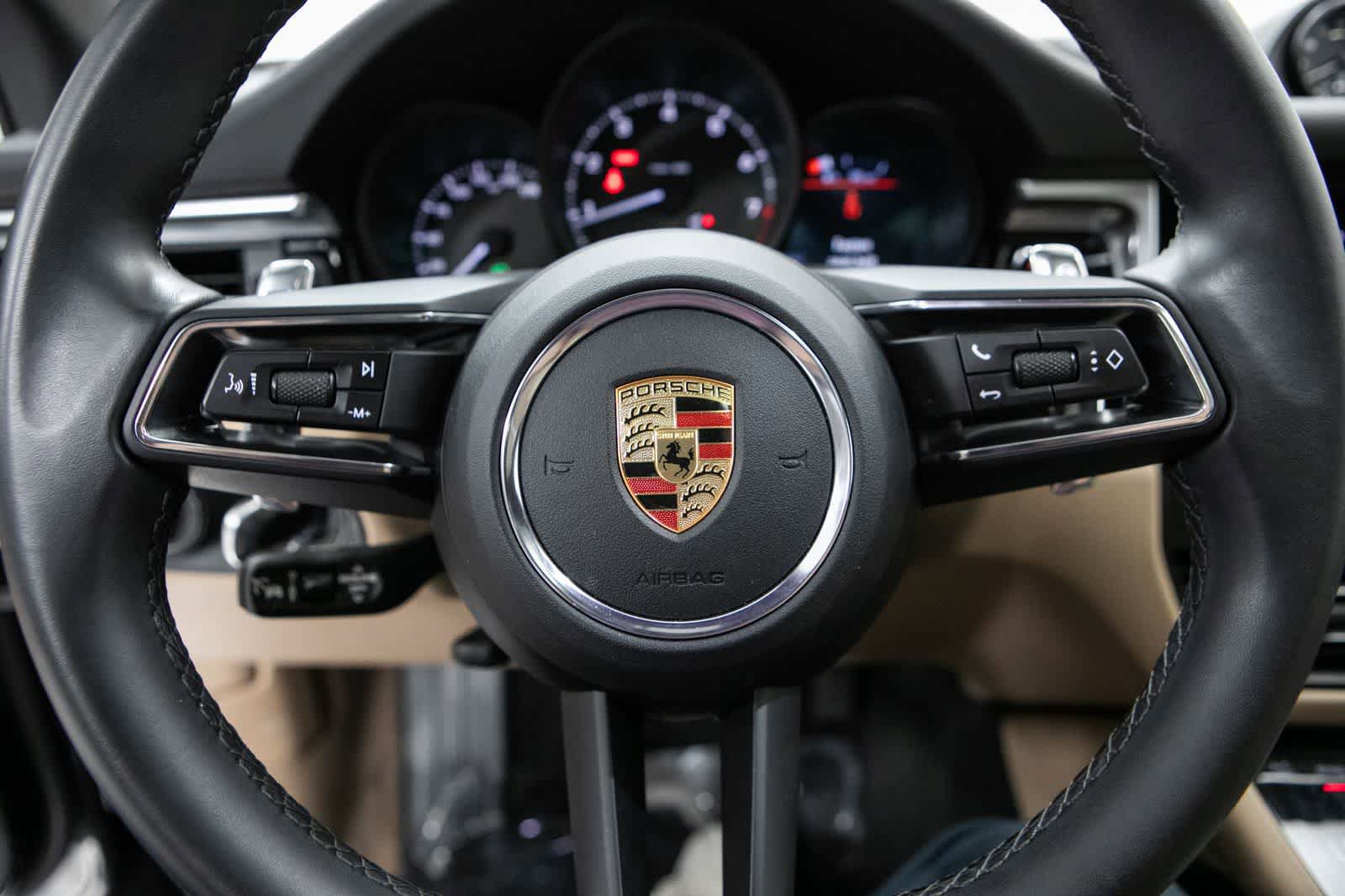 Certified 2023 Porsche Macan AWD/4WD image 14
