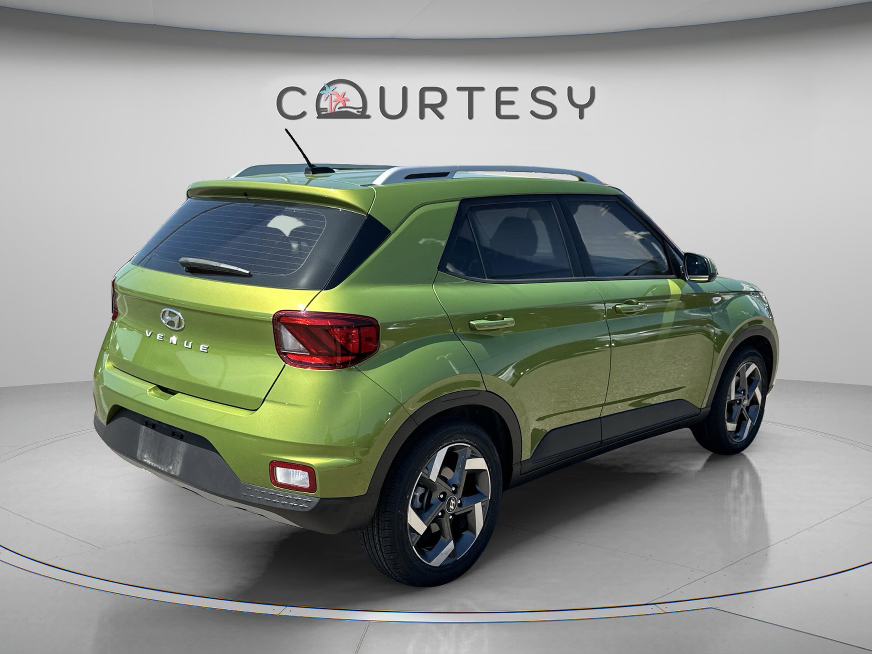 Certified 2023 Hyundai Venue SEL FWD image 5