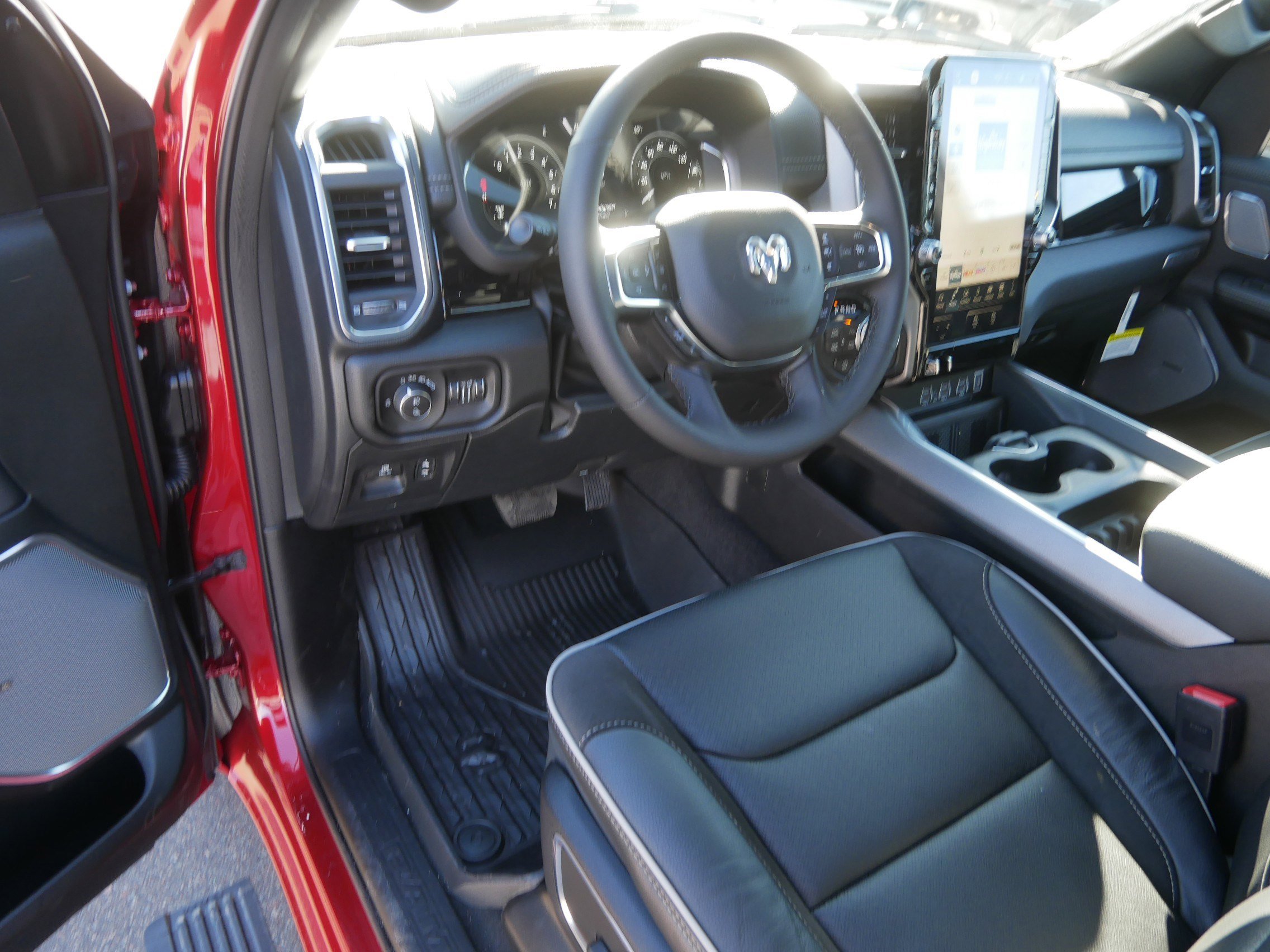 New 2026 RAM 1500 Laramie AWD/4WD image 5
