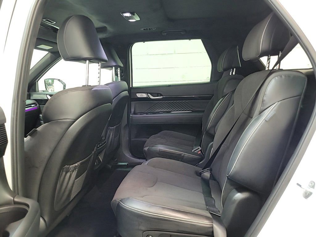 Used 2025 Hyundai Palisade Calligraphy image 10