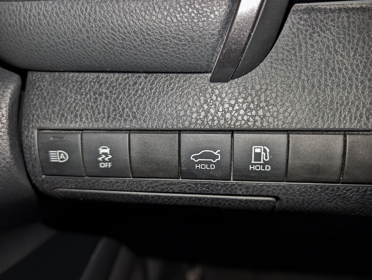 Used 2020 Toyota Camry LE FWD image 40