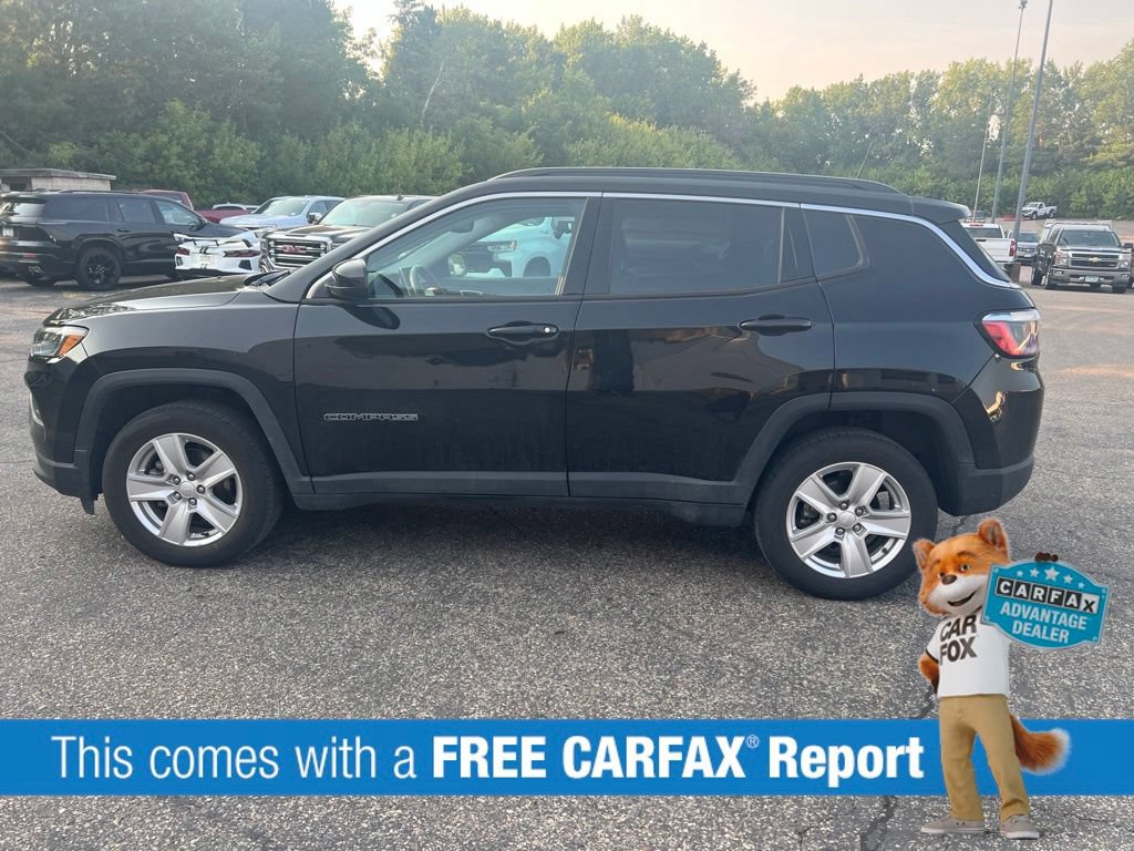 Used 2022 Jeep Compass Latitude w/ Convenience Group AWD/4WD image 2