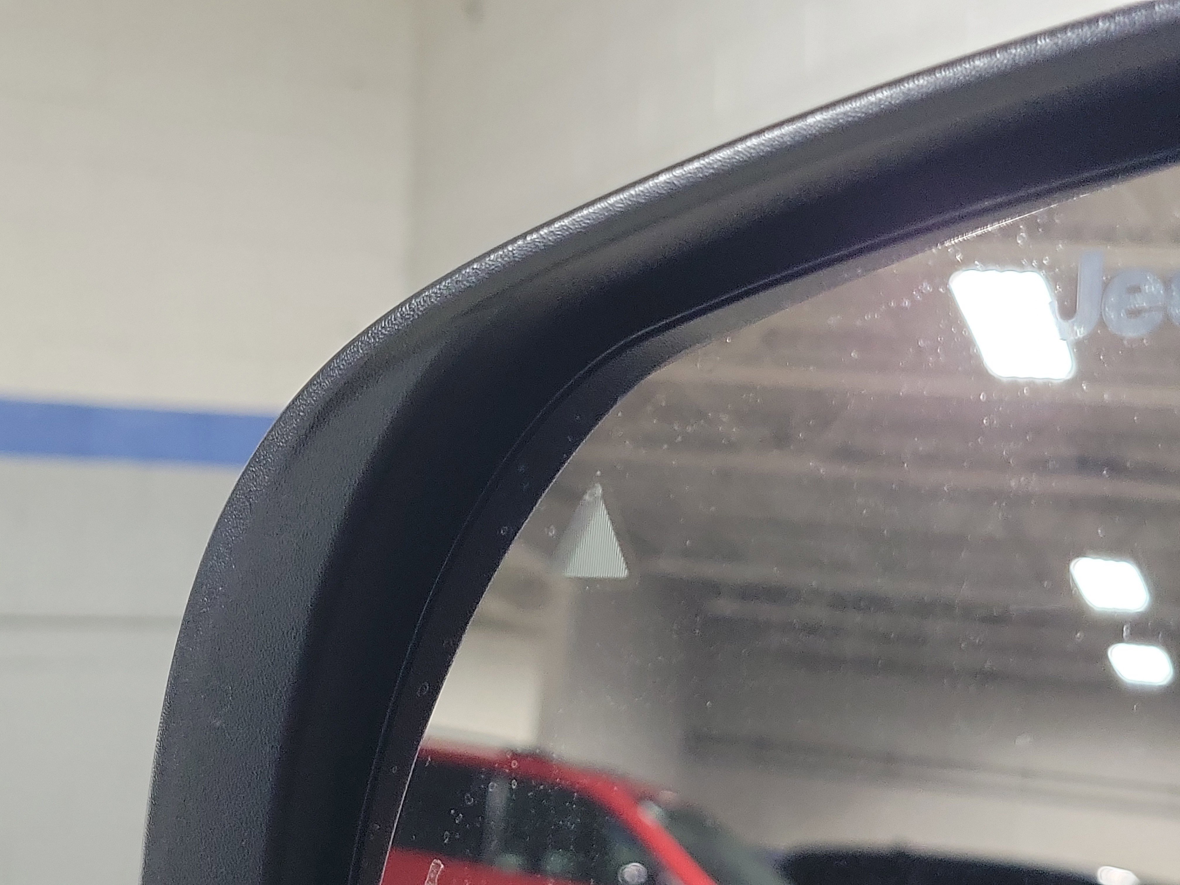 Used 2025 Jeep Compass Latitude image 19