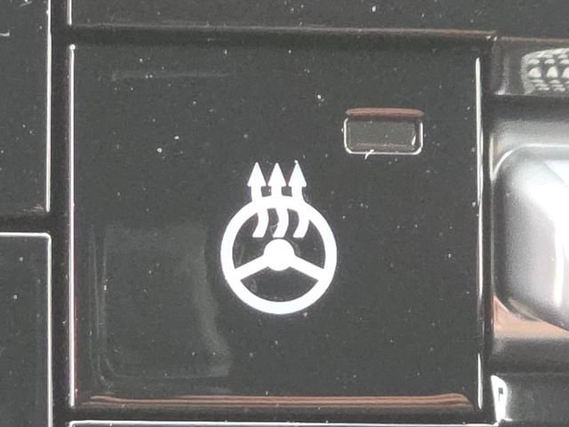 New 2025 Nissan Armada SL w/ Captain's Chari Seat Package image 8