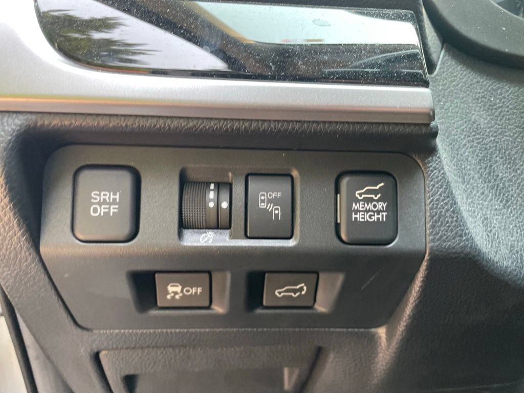 Used 2018 Subaru Forester 2.5i Limited AWD/4WD image 10