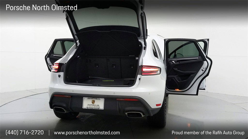 Used 2022 Porsche Macan image 16