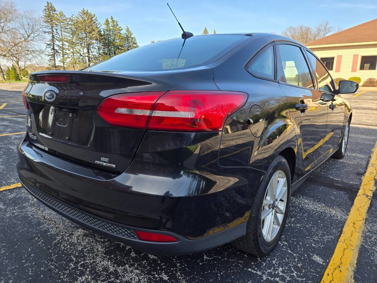 Used 2015 Ford Focus SE image 9