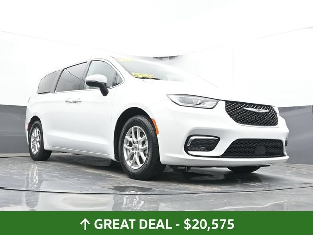 Used 2023 Chrysler Pacifica Touring-L FWD image 50