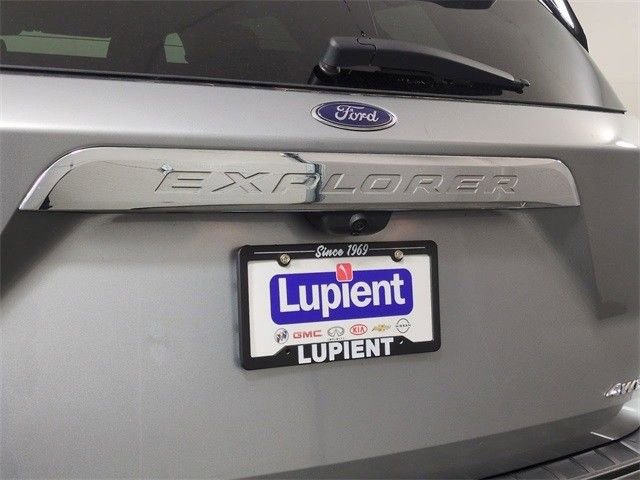 Used 2022 Ford Explorer XLT AWD/4WD image 9