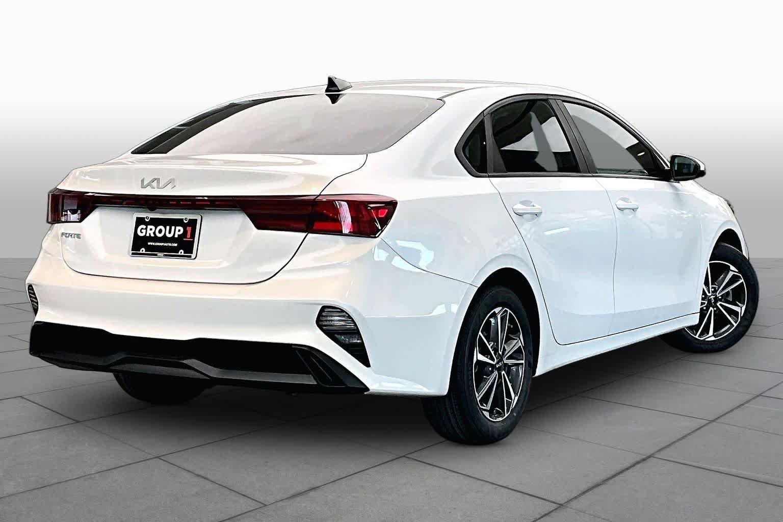 Used 2022 Kia Forte LXS FWD image 12