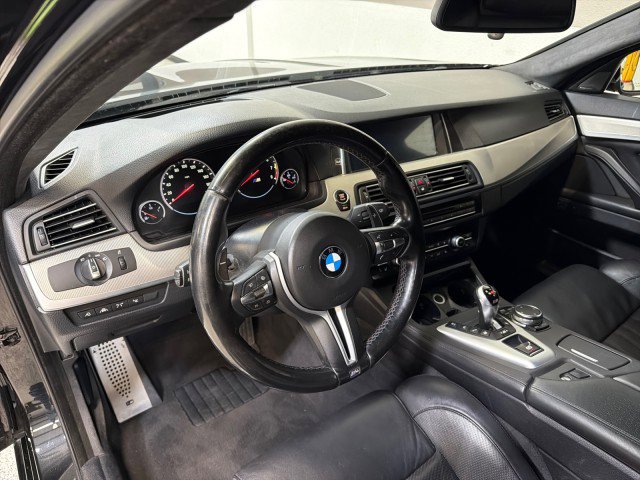 Used 2015 BMW M5 image 18