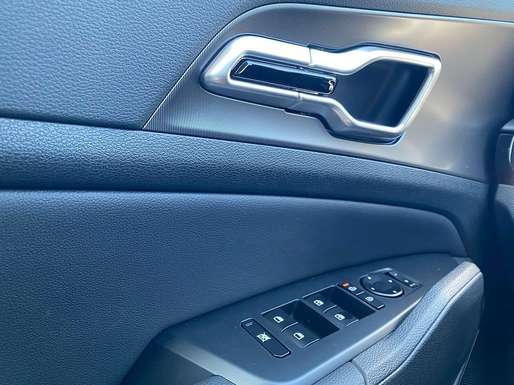 New 2026 Kia Sportage EX FWD image 12