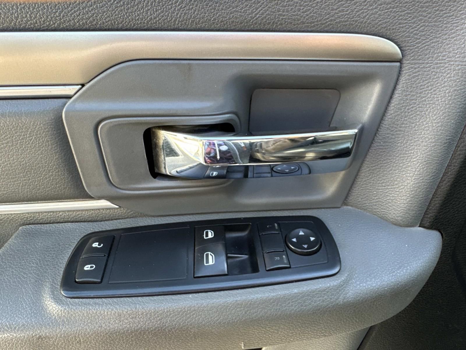 Used 2015 RAM 5500 Tradesman w/ Power & Remote Entry Group image 24