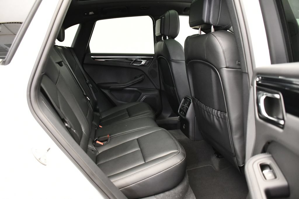 Certified 2026 Porsche Macan Turbo AWD/4WD image 54