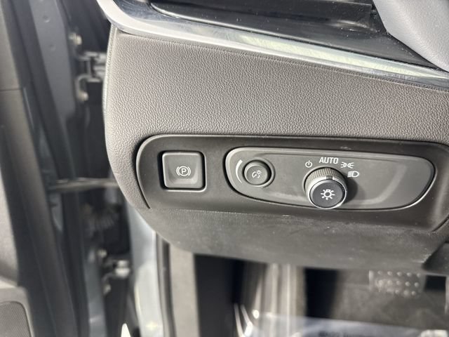 Used 2018 Buick Enclave Essence AWD/4WD image 15
