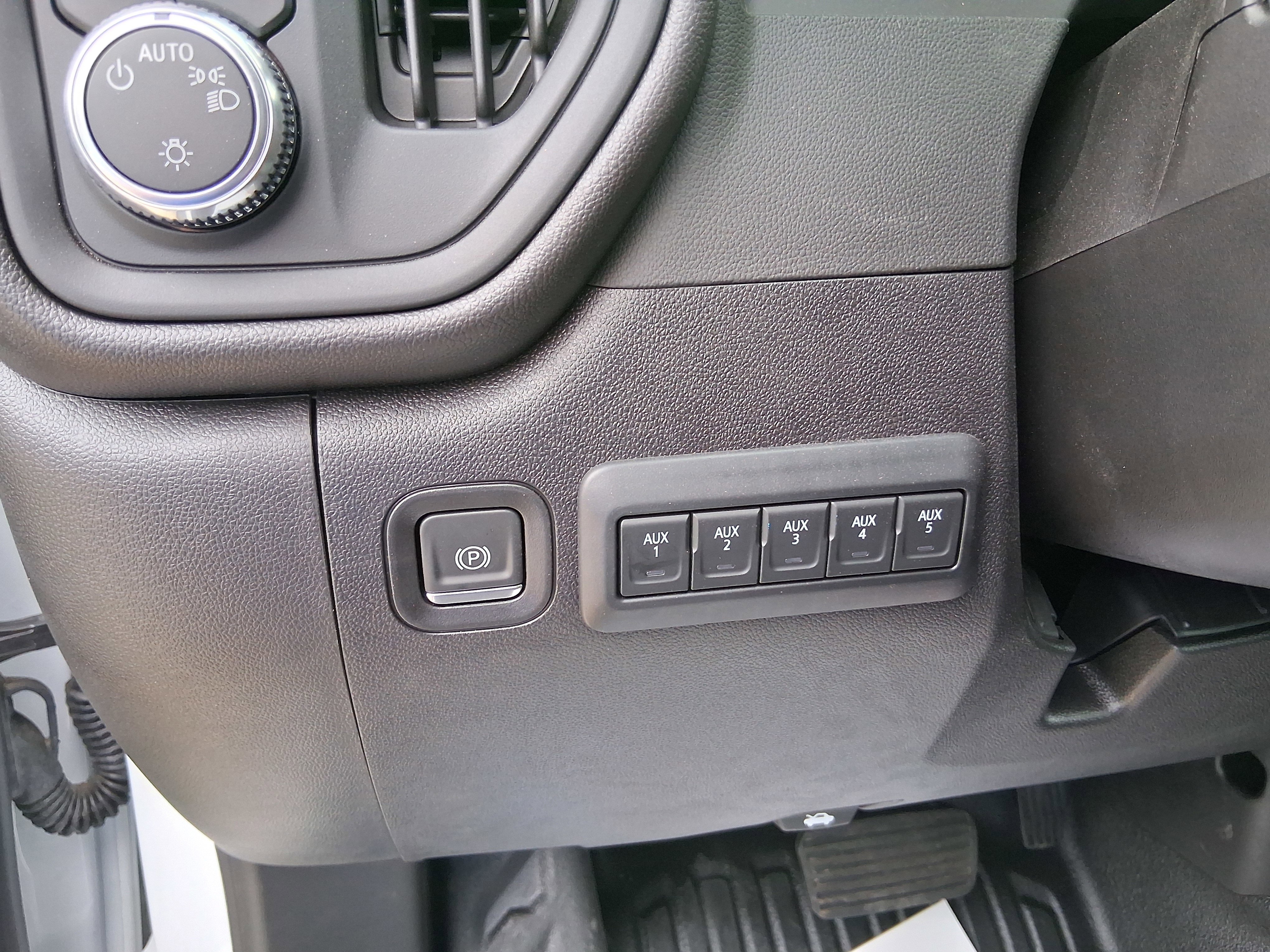 New 2025 GMC Sierra 3500 Pro w/ Convenience Package image 23