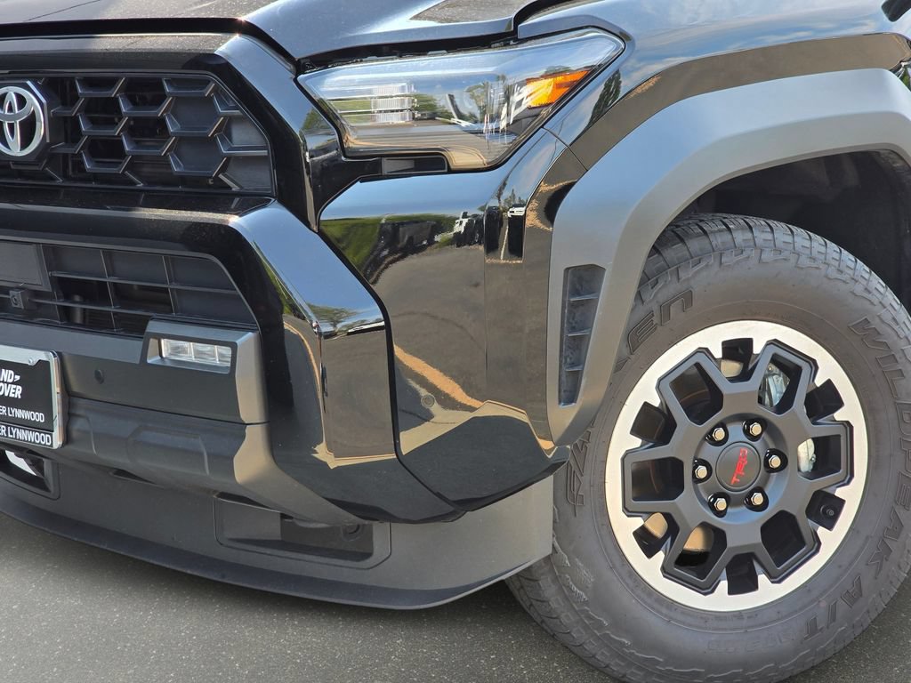Used 2025 Toyota 4Runner TRD Off-Road AWD/4WD image 32