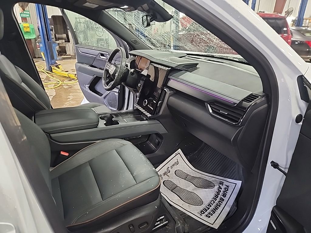 Used 2025 GMC Acadia AT4 w/ LPO, Floor Liner Package image 16