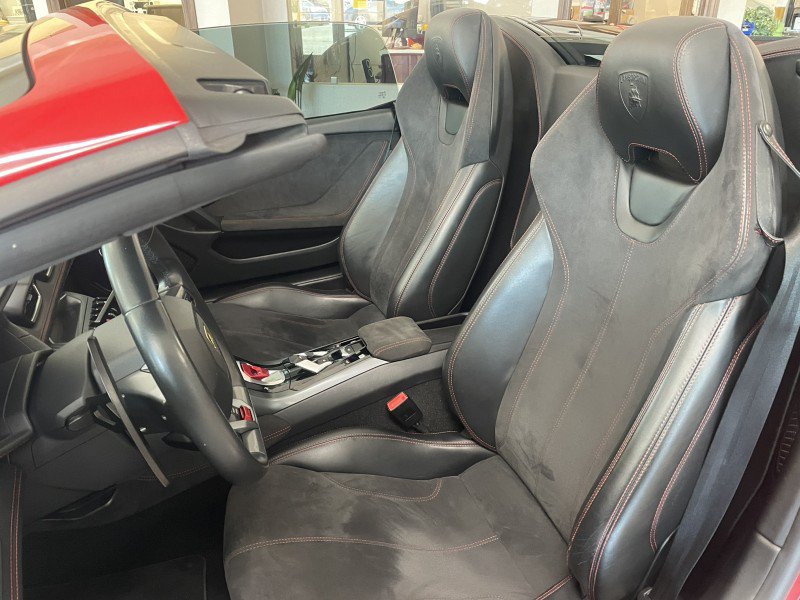 Used 2019 Lamborghini Huracan LP 580-2 RWD image 2
