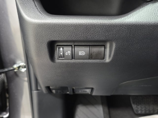 Used 2023 Toyota RAV4 LE AWD/4WD image 23