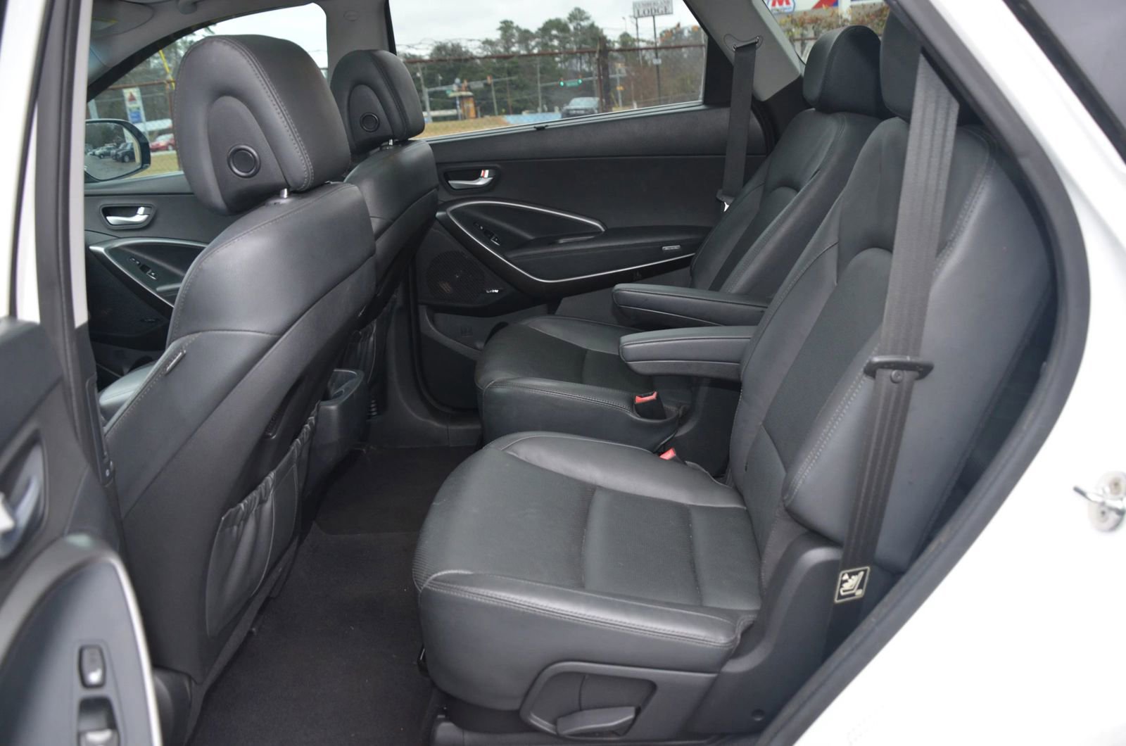 Used 2017 Hyundai Santa Fe Limited image 20