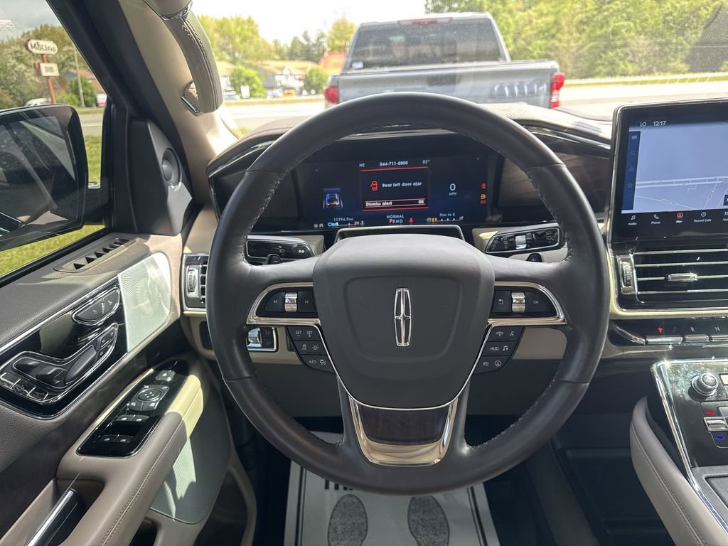 Used 2024 Lincoln Navigator L Reserve AWD/4WD image 14