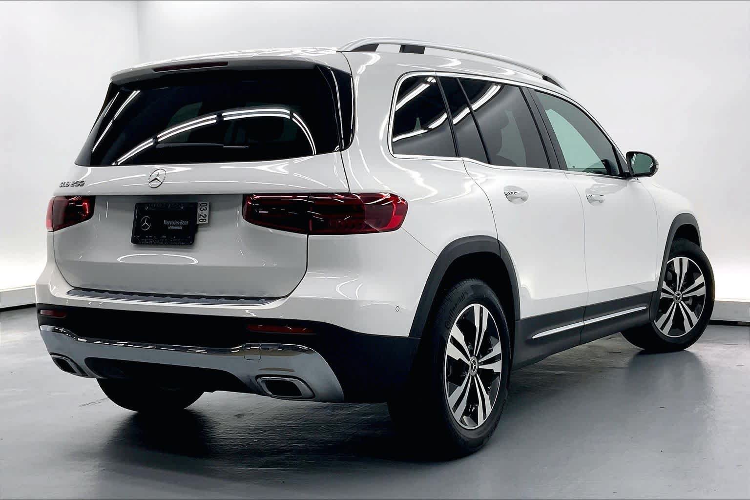 Used 2026 Mercedes-Benz GLB 250 image 4