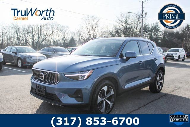 Used 2025 Volvo XC40 B5 Plus image 1