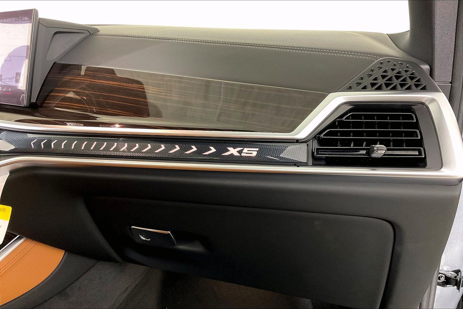 New 2026 BMW X5 xDrive40i AWD/4WD image 18