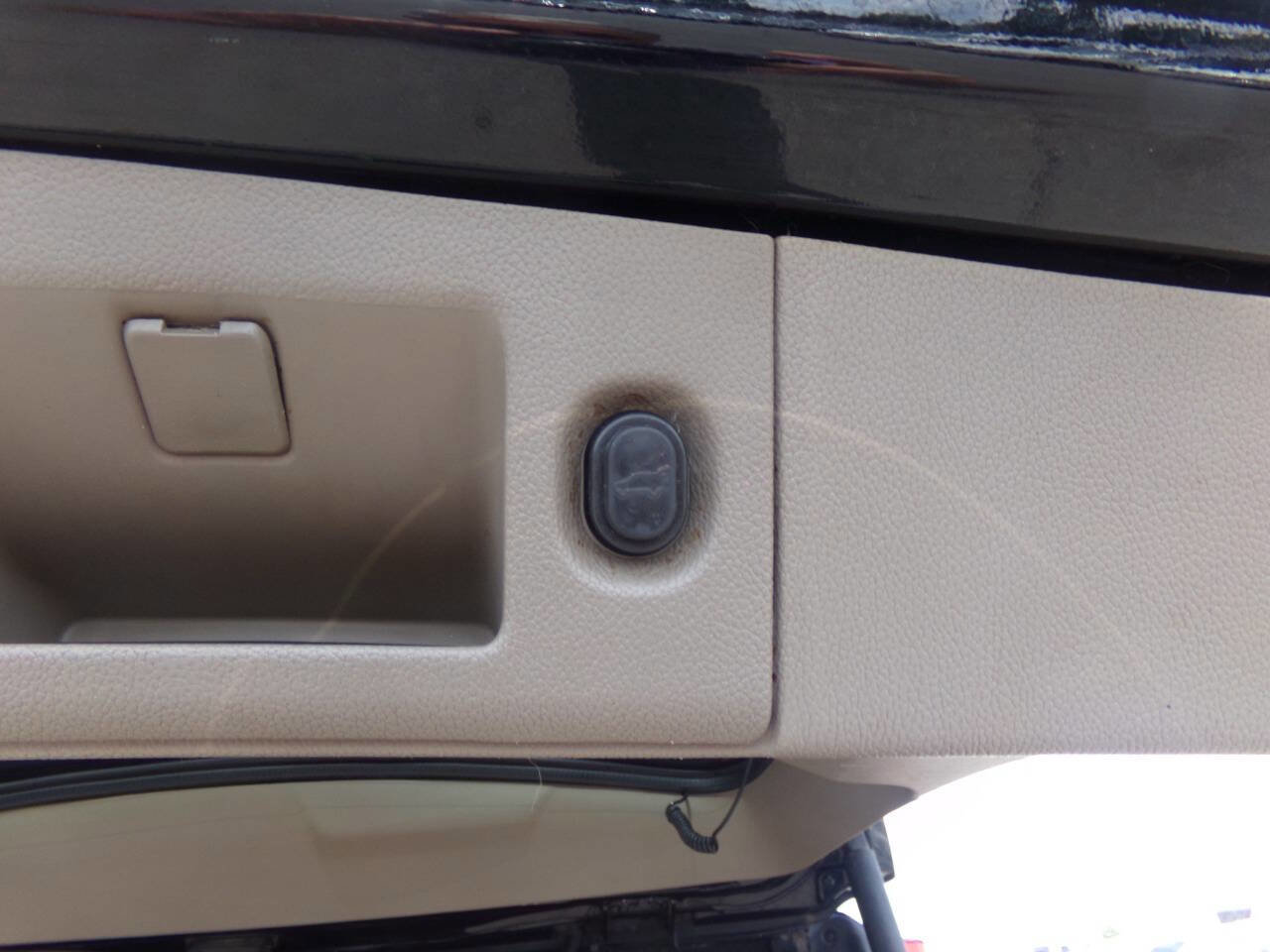 Used 2015 GMC Yukon XL SLT w/ Open Road Package image 26