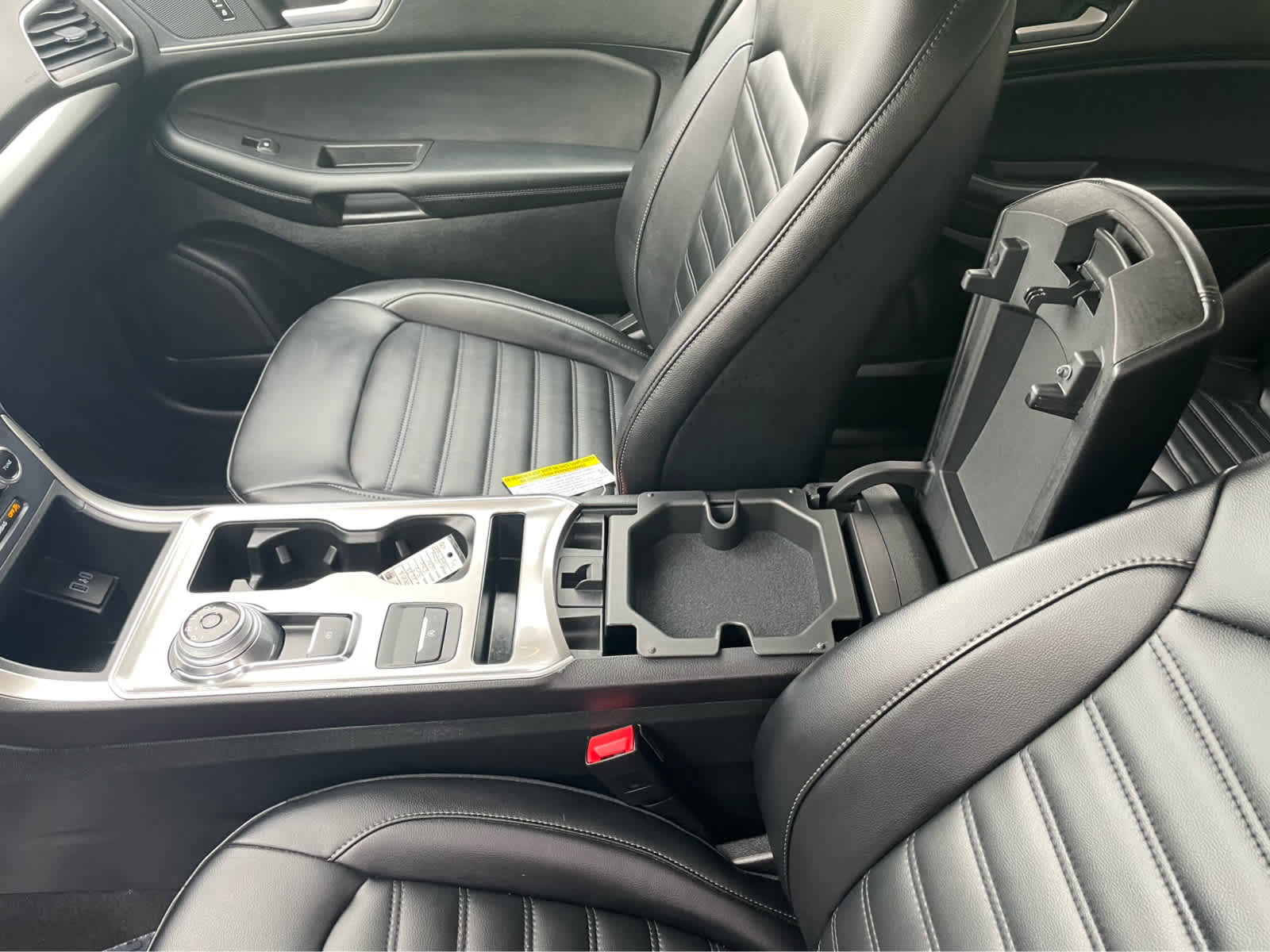 Used 2023 Ford Edge SEL image 29