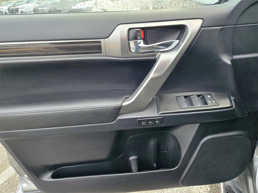 Used 2022 Lexus GX 460 Premium w/ Premium Plus Package image 16