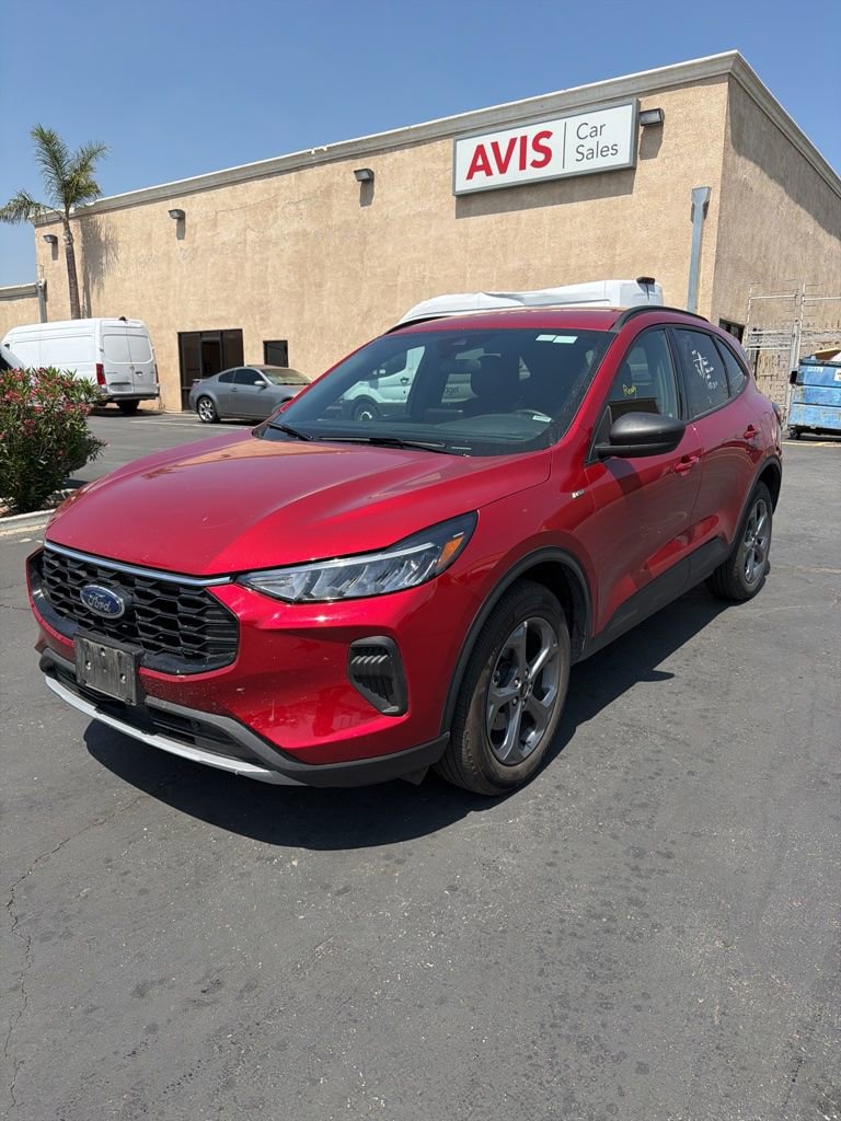 Used 2025 Ford Escape ST-Line AWD/4WD image 1