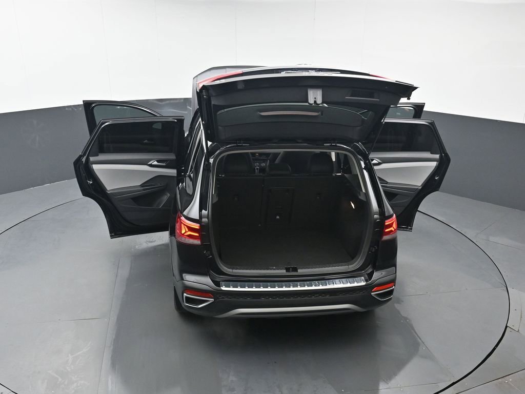 Used 2022 Volkswagen Taos SE w/ Panoramic Sunroof Package image 49