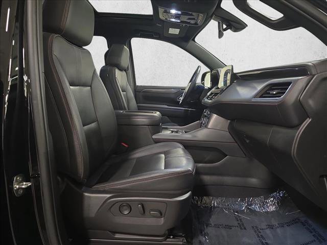 Used 2022 Chevrolet Suburban RST w/ Luxury Package image 10