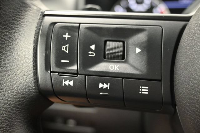 Used 2024 Nissan Rogue SV FWD image 18