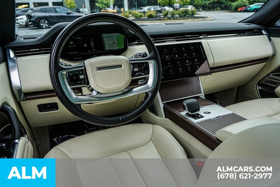 Used 2025 Land Rover Range Rover Long Wheelbase SE AWD/4WD image 28