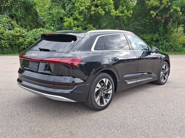 Used 2023 Audi e-tron Premium AWD/4WD image 6