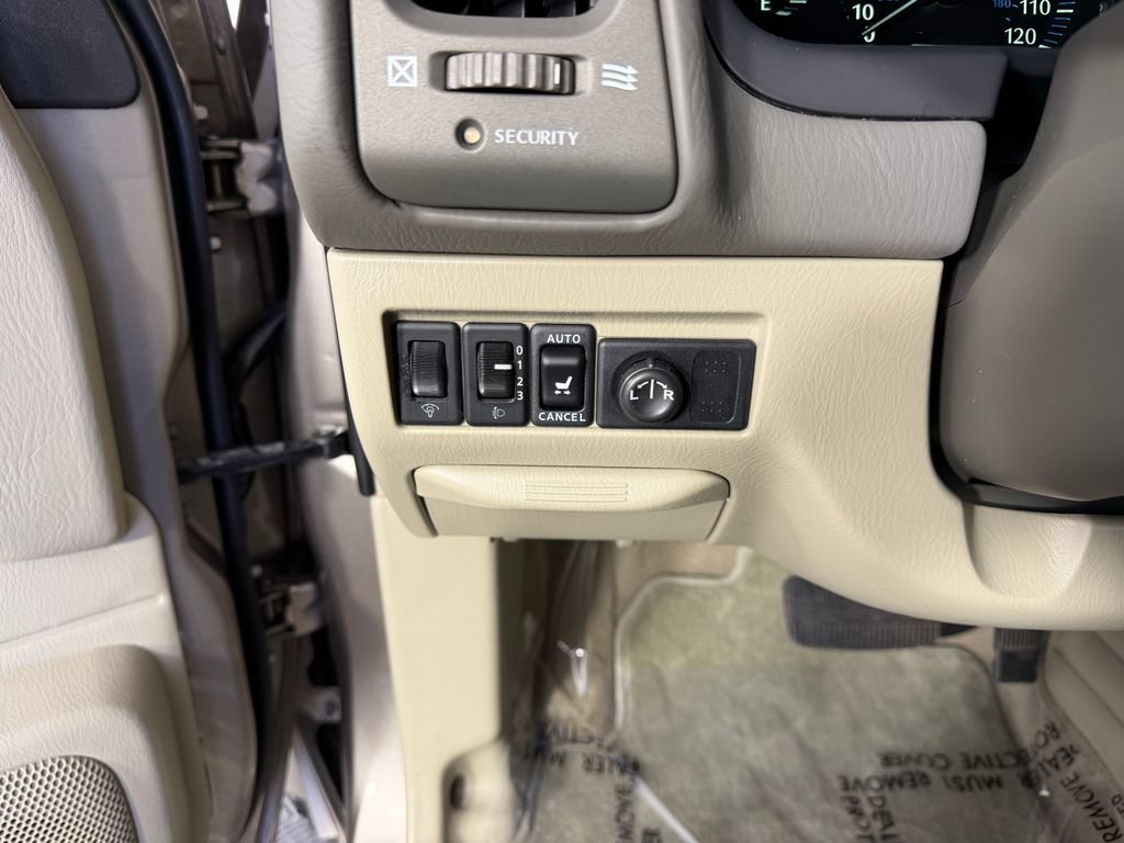 Used 2002 INFINITI QX4 4WD w/ (X03) Heated Seats Pkg image 13