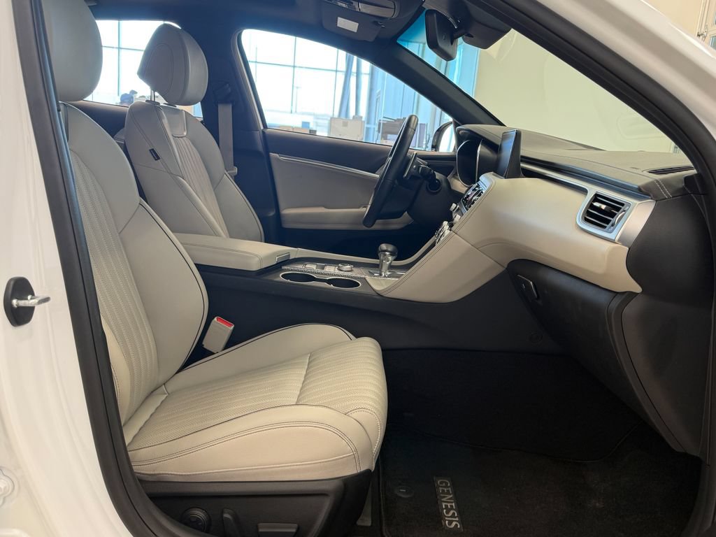 Used 2023 Genesis G70 2.0T w/ Sport Prestige Package RWD image 15