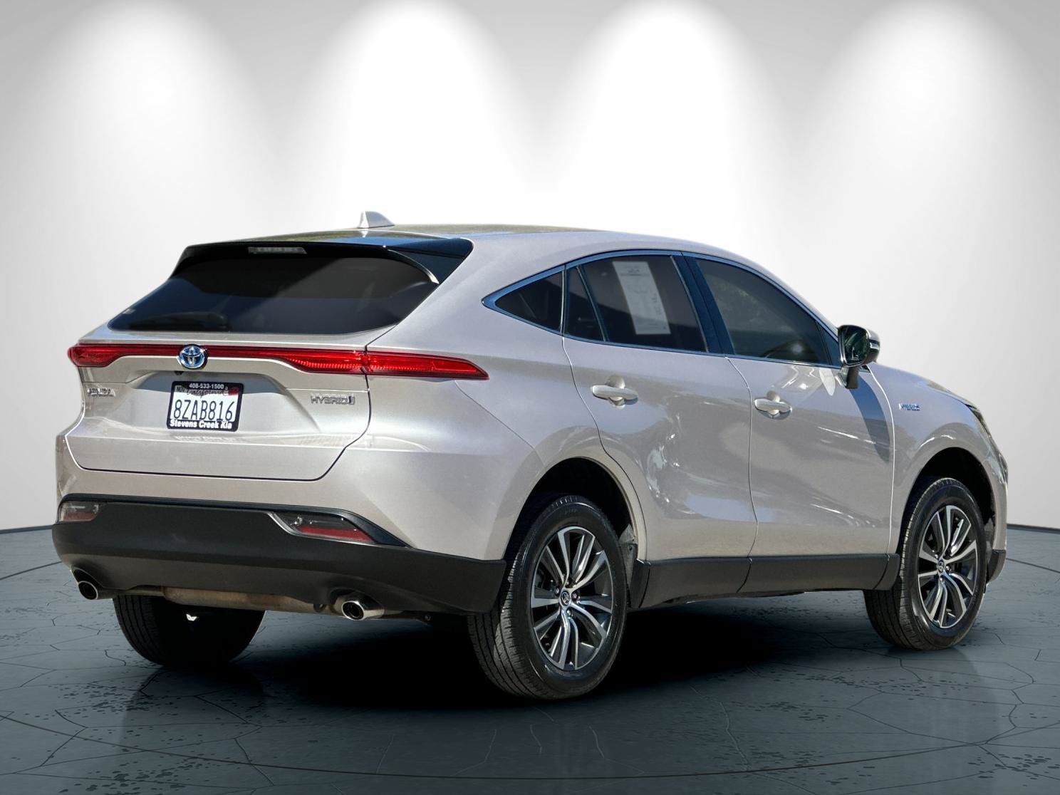 Used 2021 Toyota Venza LE AWD/4WD image 4