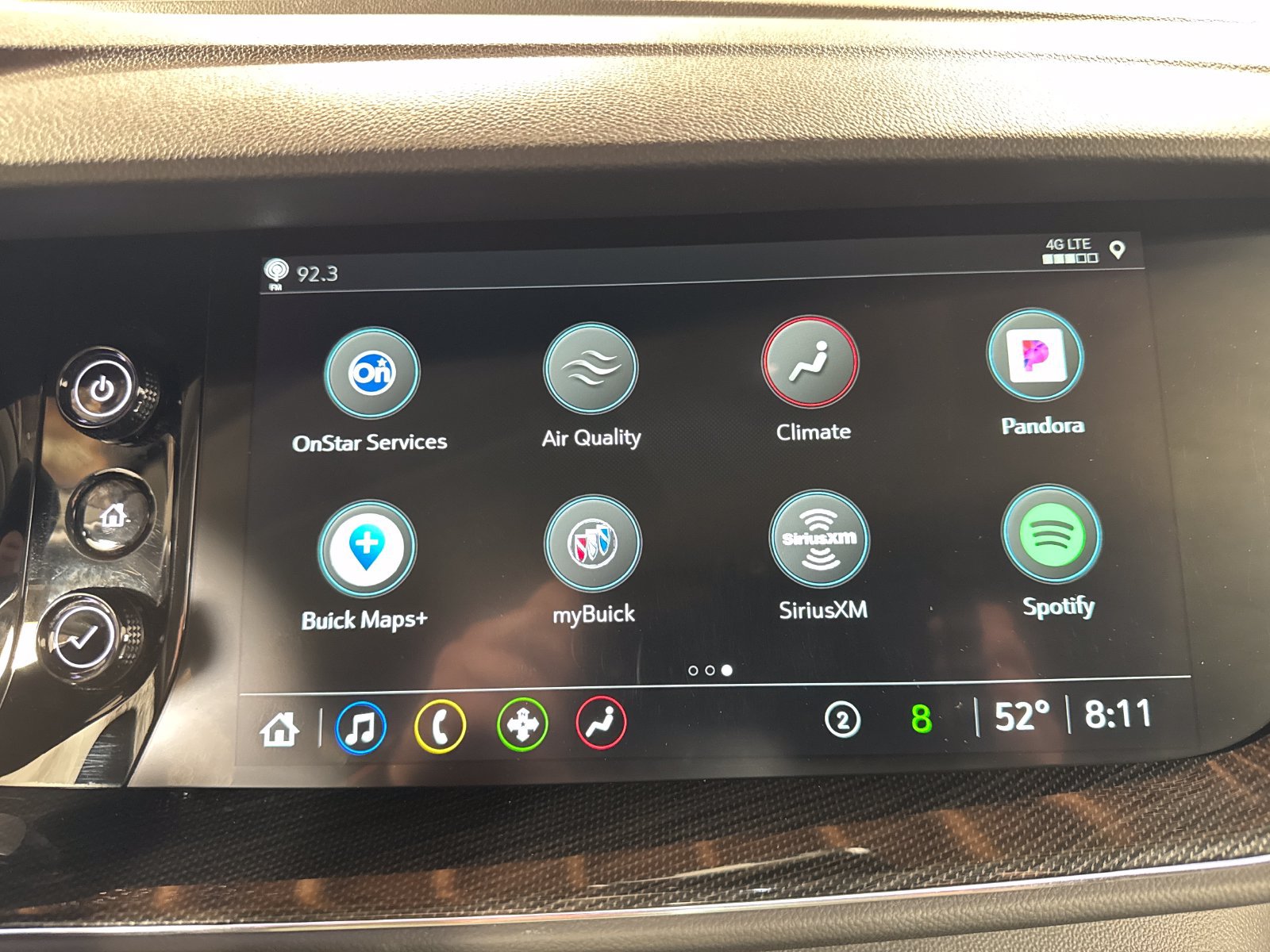 Used 2022 Buick Envision Essence w/ Sport Touring Package FWD image 17