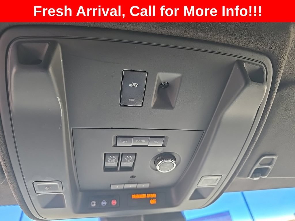 Used 2019 Cadillac Escalade ESV Platinum AWD/4WD image 22